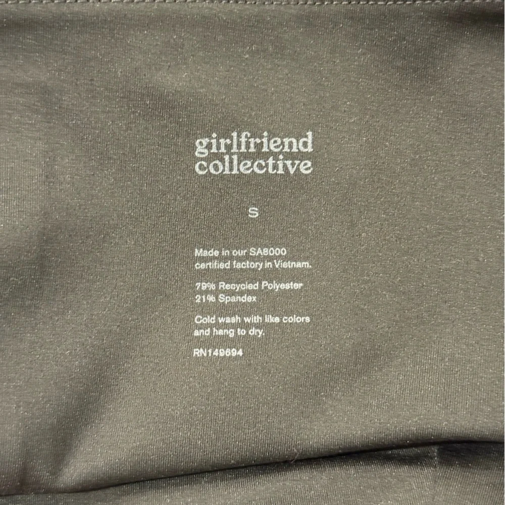 GIRLFRIEND COLLECTIVE Bike Shorts 8 in Black Small‎ sustainable recycled workout - Picture 4 of 5
